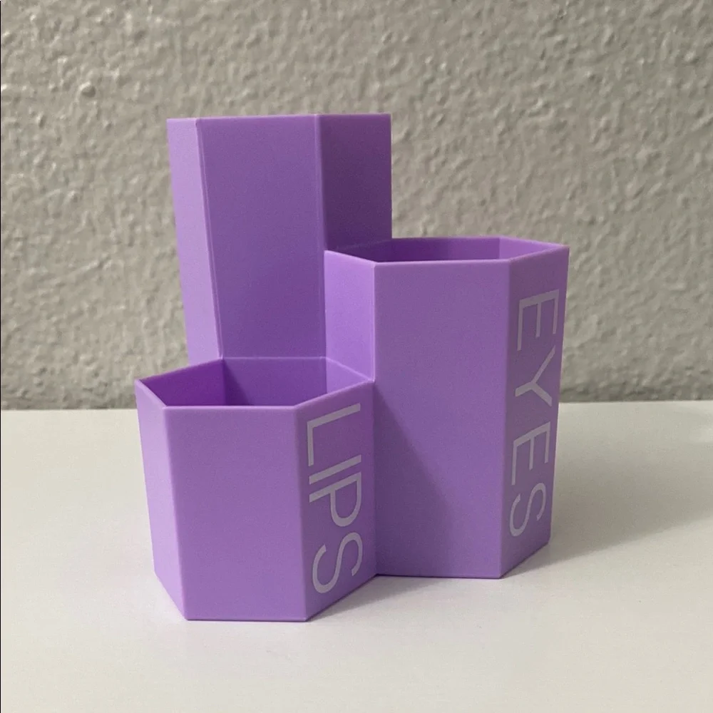 Lavender Cosmetic Organizer for Eyes & Lips - Unbranded